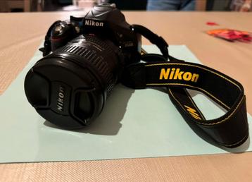 Nikon D5200 met Nikon lens 18-200.  beschikbaar voor biedingen