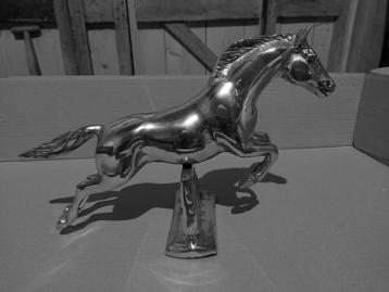 Statuette cheval d'obstacle vintage en laiton poli 