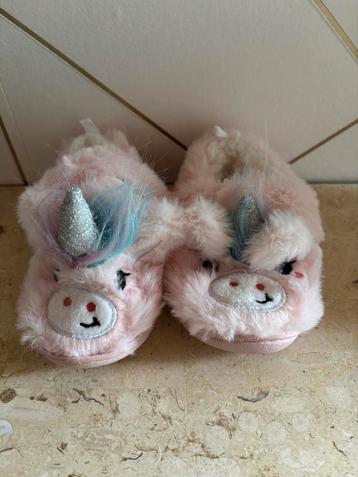 Eenhoorn pantoffels beschikbaar voor biedingen