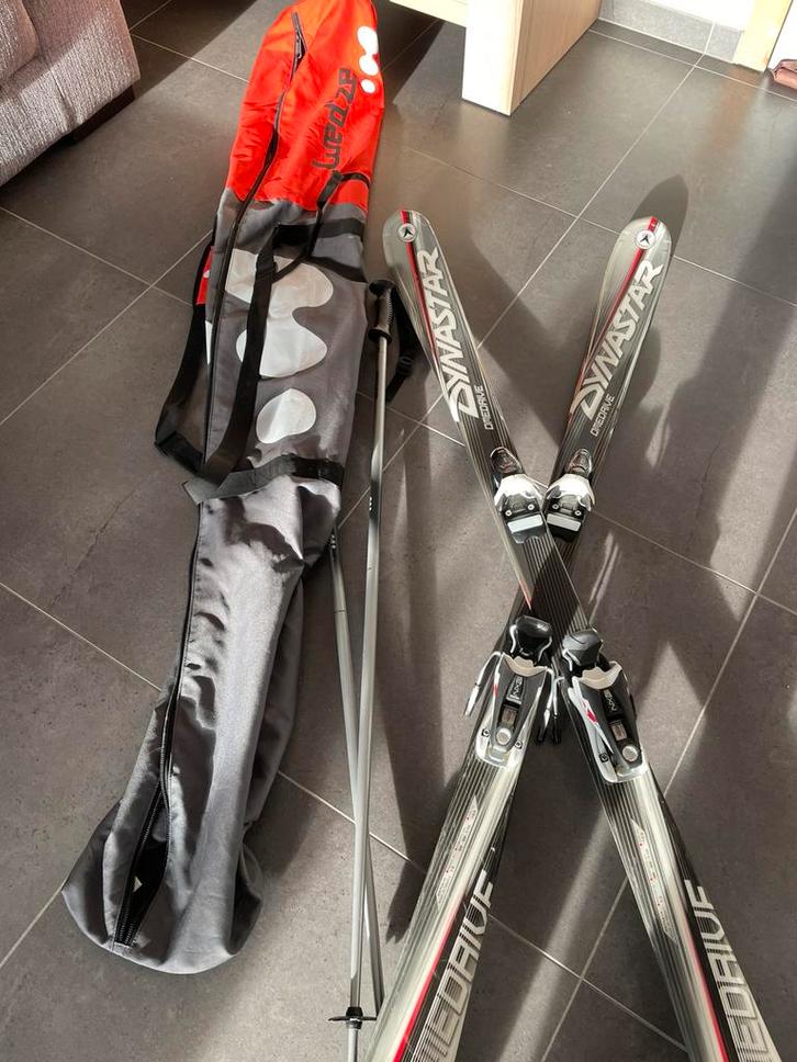 Lattes de ski + chaussures de ski +bâtons +sacs de rangement, Sports & Fitness, Ski & Ski de fond, Comme neuf, Bâtons, Enlèvement