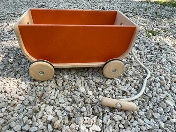 Houten wagentje Plantoys beschikbaar voor biedingen