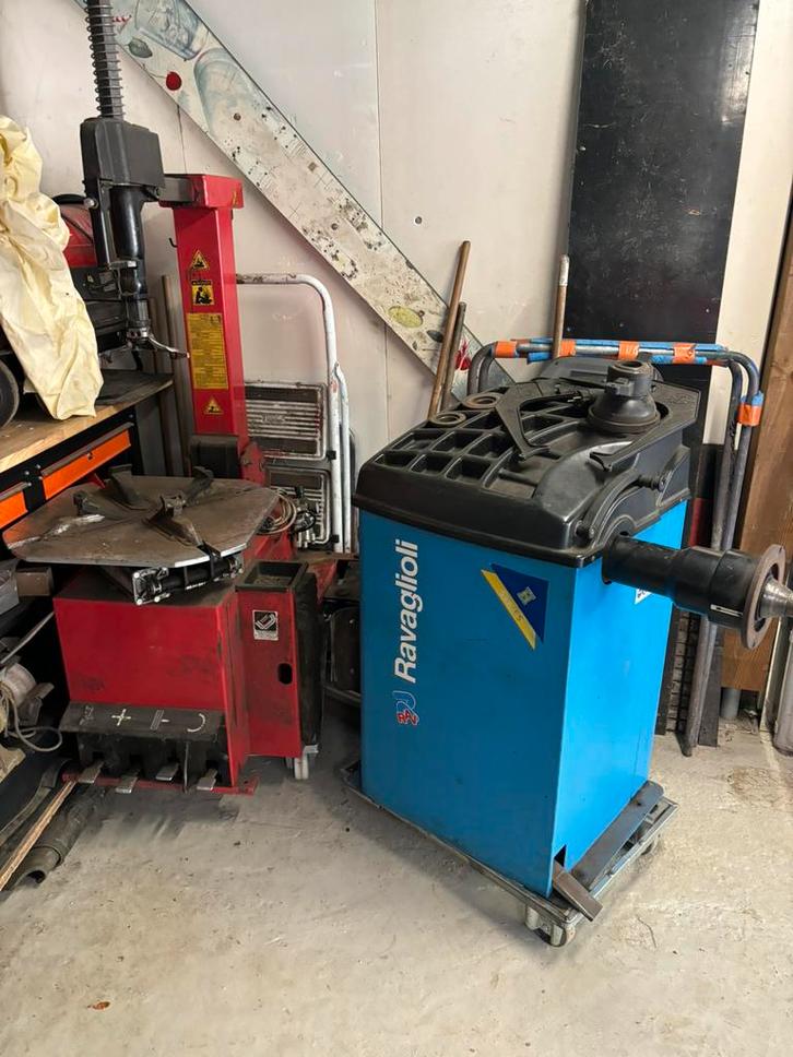 EQUILIBREUSE-MACHINE PNEUS, Auto diversen, Autogereedschap, Gebruikt, Ophalen