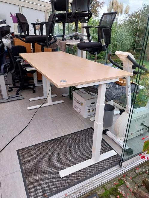 Bureaus van de gekende merken ook zit-sta en duo, Huis en Inrichting, Bureaus, Zo goed als nieuw, Bureau, Elektrisch, In hoogte verstelbaar
