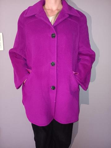 Vintage fuchsia jas van Valentino beschikbaar voor biedingen