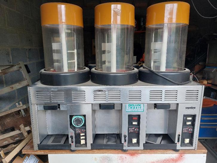 Machine à granita/boissons froides Ugolini –3 cuves–profess, Elektronische apparatuur, IJsmachines, Gebruikt, Koelelement, Ophalen
