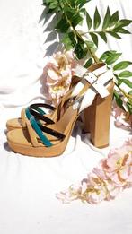 beige sandalen/bandjes met hak  veelkleurig, Ophalen of Verzenden, Gedragen, Beige