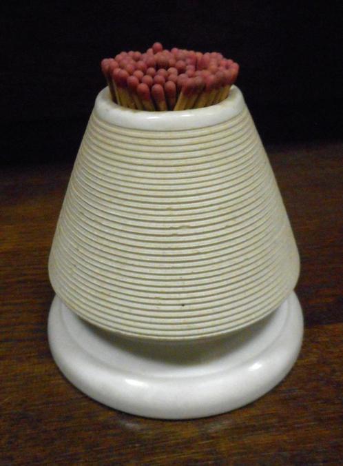 Porte-allumettes ou grattoir - faïence - Antiquité, fumeurs, Antiek en Kunst, Antiek | Woonaccessoires, Ophalen of Verzenden