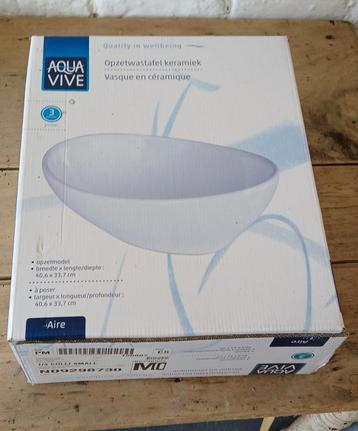 Aqua vive-bassin. Negen beschikbaar voor biedingen