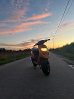 Piaggio typhoon 50cc a klasse oud model 93, Fietsen en Brommers, Ophalen, Zo goed als nieuw