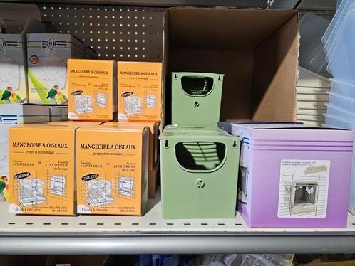 NIEUW Comodor Voersilo 10x7x14cm - Winkel en Webshop, Dieren en Toebehoren, Vogels | Hokken en Kooien, Nieuw, Kunststof, Ophalen