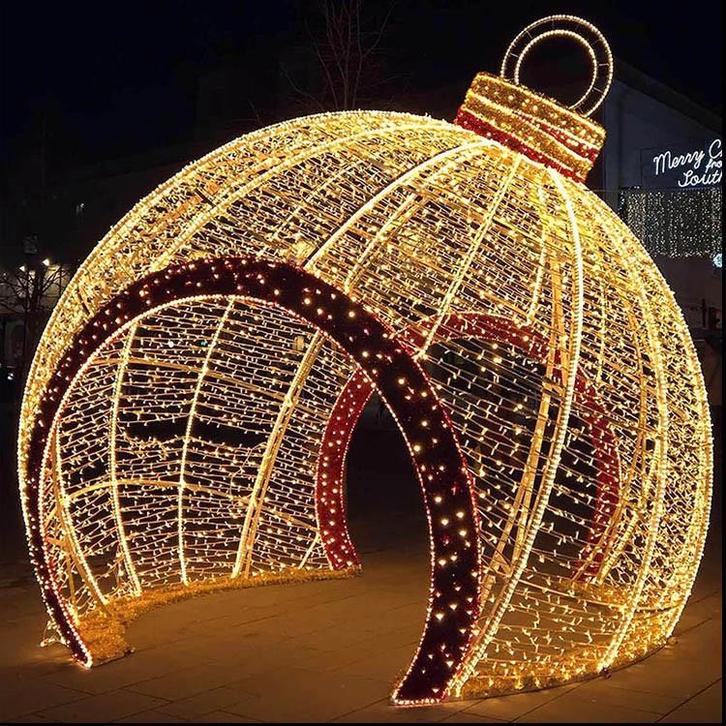 Kerstbol met led verlichting 5m hoog, Diversen, Kerst, Ophalen of Verzenden