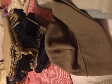Écharpes, chapeau et peignoir, Enlèvement, Porté, Bonnet
