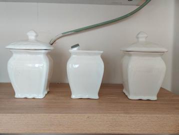 Set van 3 koffie, suiker en thee potten beschikbaar voor biedingen