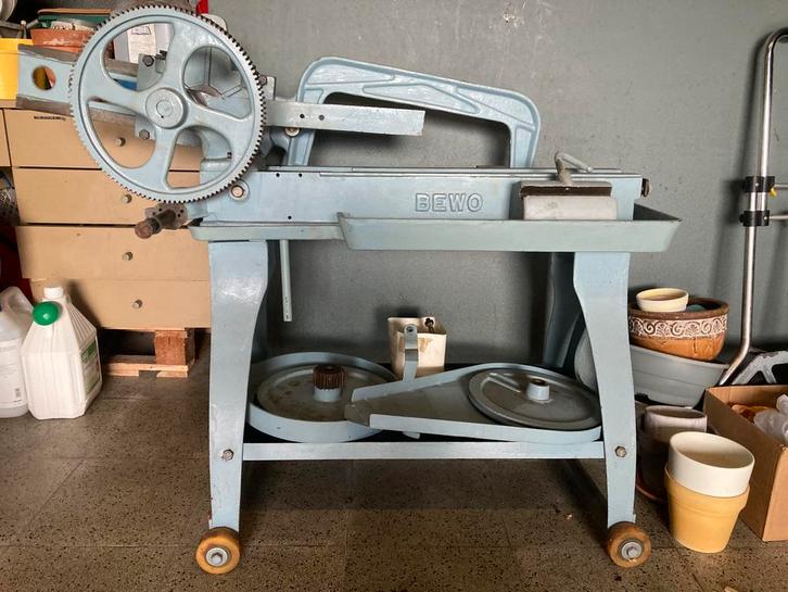 BEWO zaagmachine, Doe-het-zelf en Bouw, Overige Doe-Het-Zelf en Bouw, Gebruikt, Ophalen