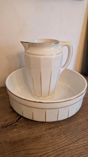Bassin et carafe de lavage, Enlèvement