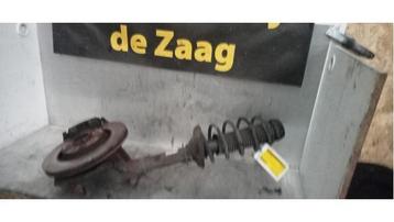 Schokdemperpoot links-voor van een Volkswagen Golf beschikbaar voor biedingen