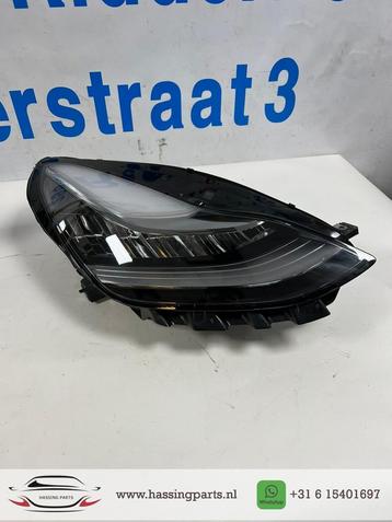 TESLA MODEL 3  Koplampen Rechts met artikelnummer 1077372-00 beschikbaar voor biedingen