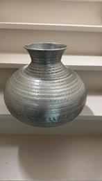Aluminium decoratieve vaas, Ophalen, Zo goed als nieuw
