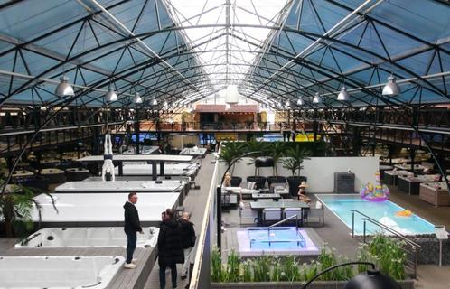 Bezoek de Grootste Jacuzzi, Spa, Zwemspas en Outlet Showroom, Tuin en Terras, Bubbelbaden en Hottubs, Nieuw, Ophalen of Verzenden