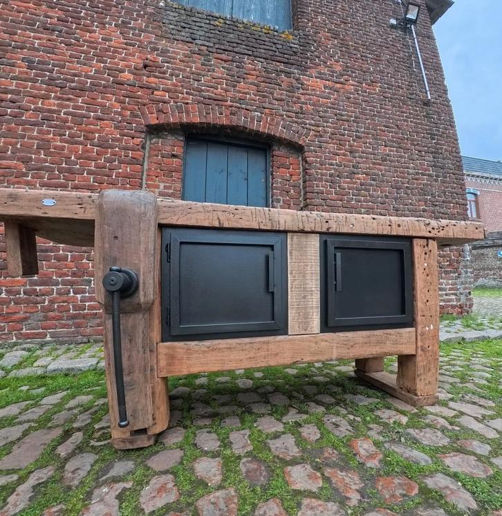 Ancien etabli de menuisier en chêne massif, Huis en Inrichting, Kasten | Buffetkasten, Zo goed als nieuw, Met deur(en), Eikenhout