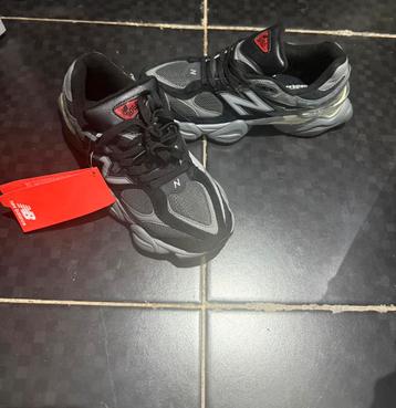 New Balance 9060 beschikbaar voor biedingen