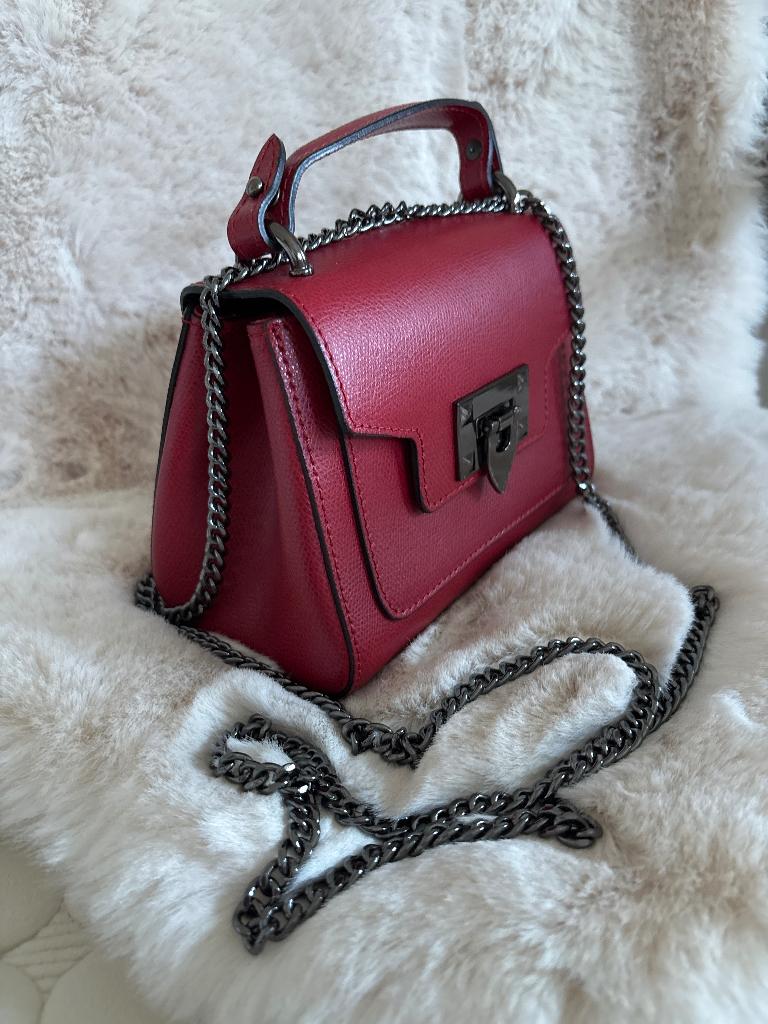 Sac à main en cuir Venezia, Bijoux, Sacs & Beauté, Sacs | Sacs Femme, Utilisé, Sac à main, Rouge, Enlèvement