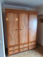 Grote kleerkast: 3deuren, onderaan 6 lades., Ophalen, Zo goed als nieuw