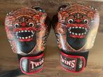 Twins kickboks handschoenen en scheenbeschermers, Sport en Fitness, Vechtsporten en Zelfverdediging, Maat M, Ophalen, Zo goed als nieuw