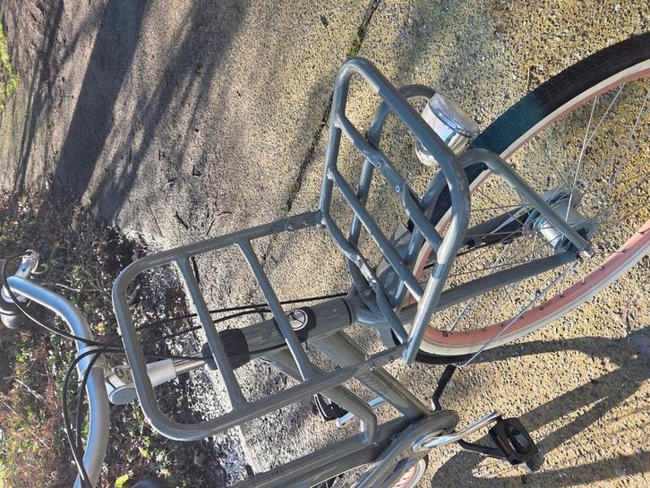 Mooie en leuke damesfiets in heel goede staat., Fietsen en Brommers, Fietsaccessoires | Fietsenrekken, Zo goed als nieuw, Ophalen
