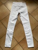 Only jeans XS 34 ongerepte wit gerafelde onderkant als nieuw, Only, Verzenden, Wit, Zo goed als nieuw