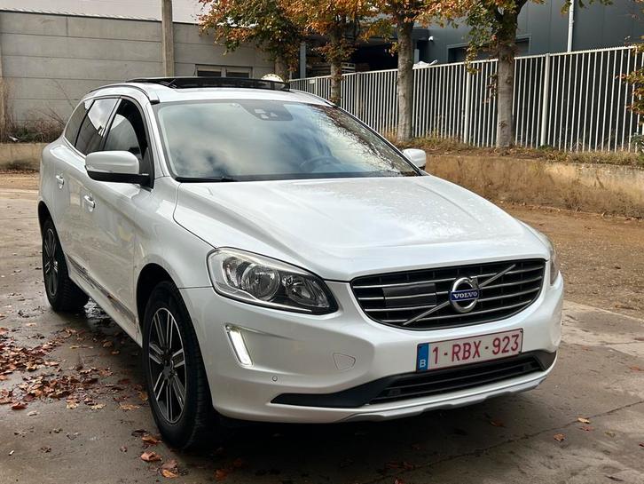 volvo xc60 / 2.0 d3 automatic / 2016, Auto's, Volvo, Particulier, XC60, Achteruitrijcamera, Diesel, Euro 6, Automaat, Zwart, Ophalen