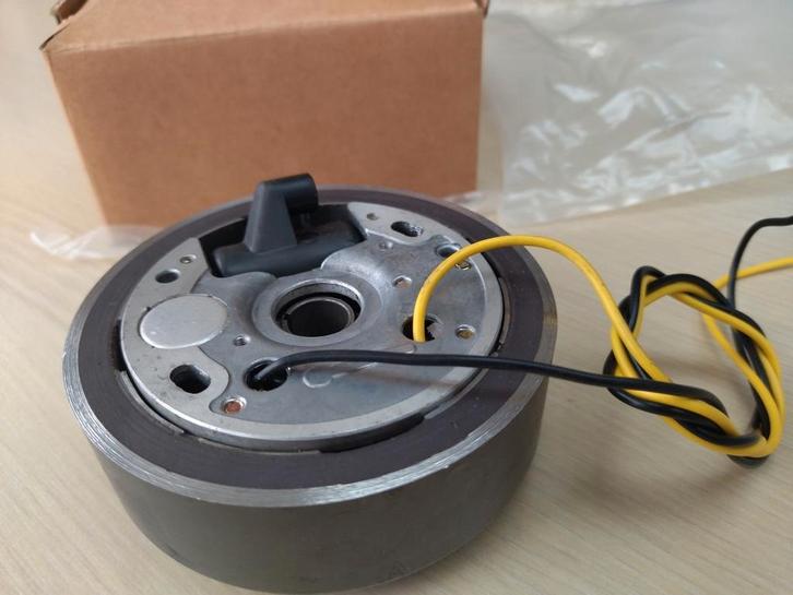 bosch ontsteking ruilen of kopen (incl vliegwiel), Fietsen en Brommers, Brommeronderdelen | Kreidler, Nieuw, Ophalen