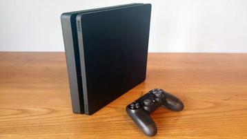 Ps4 slim in topstaat + controller + kabels beschikbaar voor biedingen