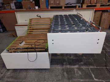 verpleegbed, ziekenhuisbed 2 persoon dubbel-bed, 1 kant H/L beschikbaar voor biedingen