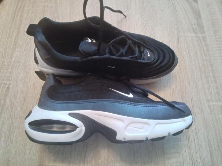 Nieuwe Nike Air Portal, Sport en Fitness, Loopsport en Atletiek, Zo goed als nieuw, Hardloopschoenen, Hardlopen, Nike, Ophalen of Verzenden