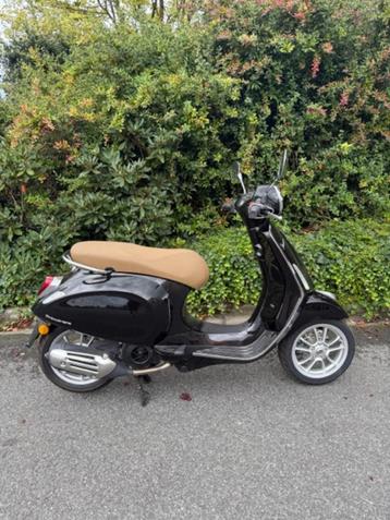 Vespa Primavera 125 Nieuw - destockage beschikbaar voor biedingen