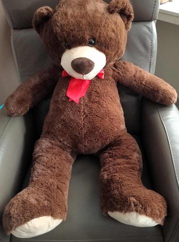 Teddybeer 90 cm groot en nieuw beschikbaar voor biedingen
