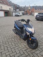 A klasse scooter, Fietsen en Brommers, Ophalen, Benzine