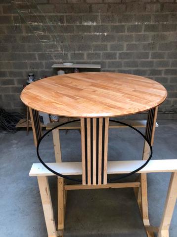 Design tafel handgemaakt beschikbaar voor biedingen