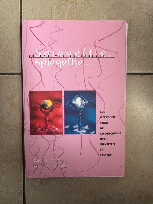 Spiegeltje, spiegeltje… van Caroline Boudry et al., Boeken, Esoterie en Spiritualiteit, Nieuw, Ophalen