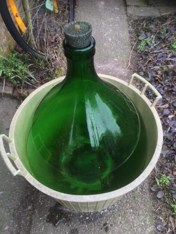 Dame Jeanne / gistfles beschikbaar voor biedingen