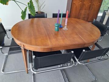 Houten tafel (ovaal of rond), Huis en Inrichting, Tafels | Eettafels, Ophalen, Gebruikt, 100 tot 150 cm, Vijf personen of meer