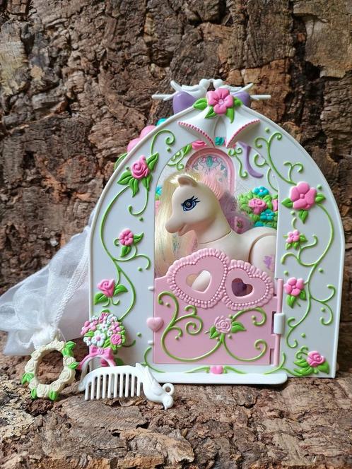 Vintage Hasbro my little pony Bruiloftkapel met Dainty Dove, Collections, Jouets miniatures, Comme neuf, Enlèvement ou Envoi