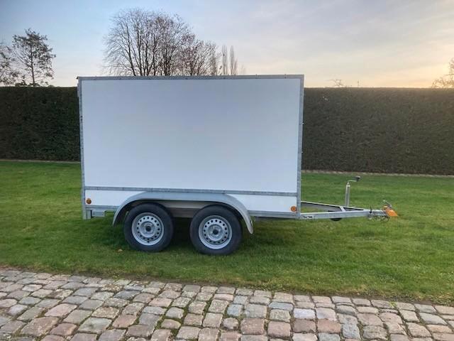 Remorque fermée à double essieu 750 kg, Autos : Divers, Remorques, Comme neuf, Enlèvement