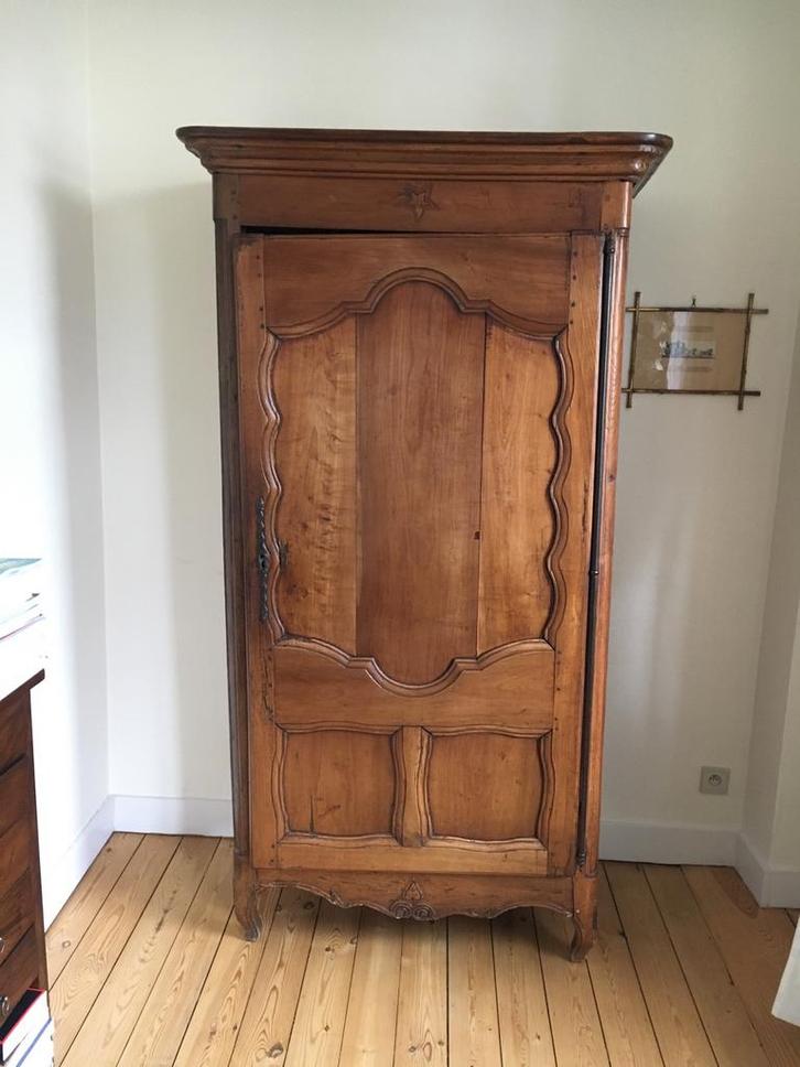 Oude Bretonse kousen gemaakt van massief hout, Antiek en Kunst, Antiek | Meubels | Kasten, Ophalen