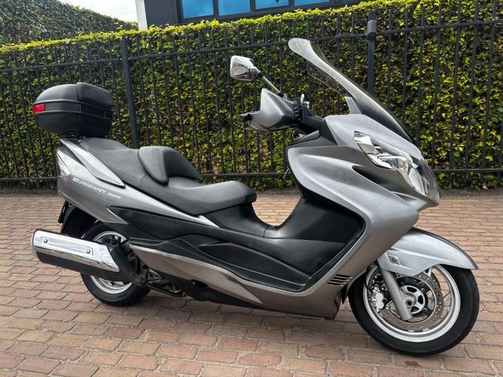 Suzuki Burgman 400, Motoren, Motoren | Suzuki, Bedrijf, Scooter, 12 t/m 35 kW, 1 cilinder, Motorrijbewijs A, Ophalen