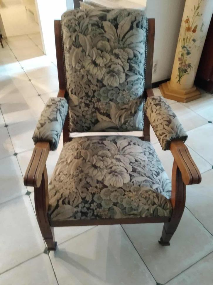 antieke armstoel heel mooi opnieuw gestoffeerd, Antiek en Kunst, Antiek | Meubels | Stoelen en Sofa's, Ophalen