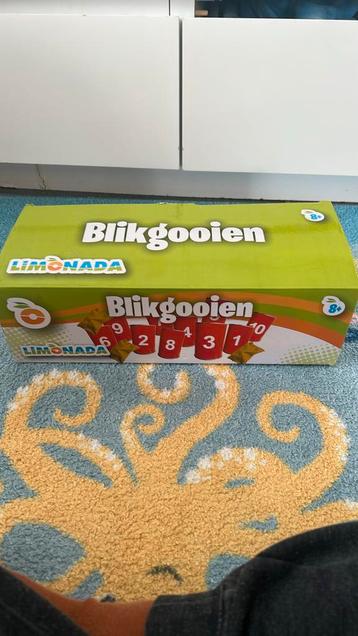 Blikgooien speletje beschikbaar voor biedingen