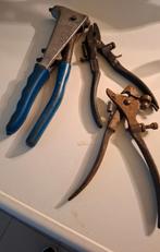 2 oude zaagset toestellen en een oude klinknageltang., Verzamelen, Ophalen