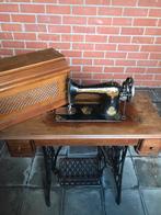Te koop NAAIMACHINE * SINGER*